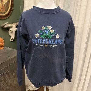Vintage Ronweil Liechtenstein Embroidered Sweatshirt M 🪻🌸